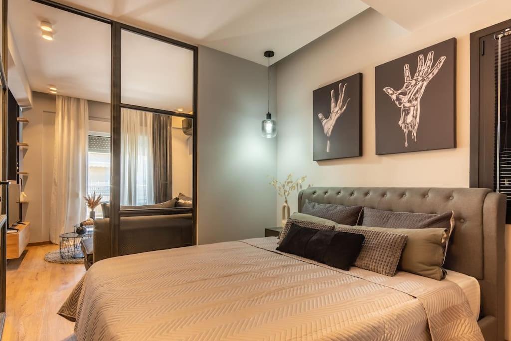 Black Swan - Down Town Apartment — photo