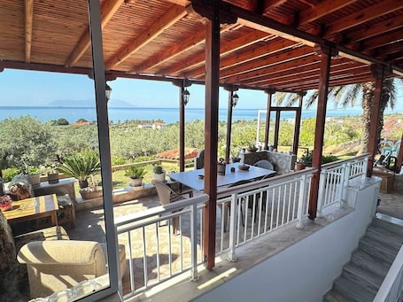 Blue Panorama Emerald Semi Basement with Amazing Sea View