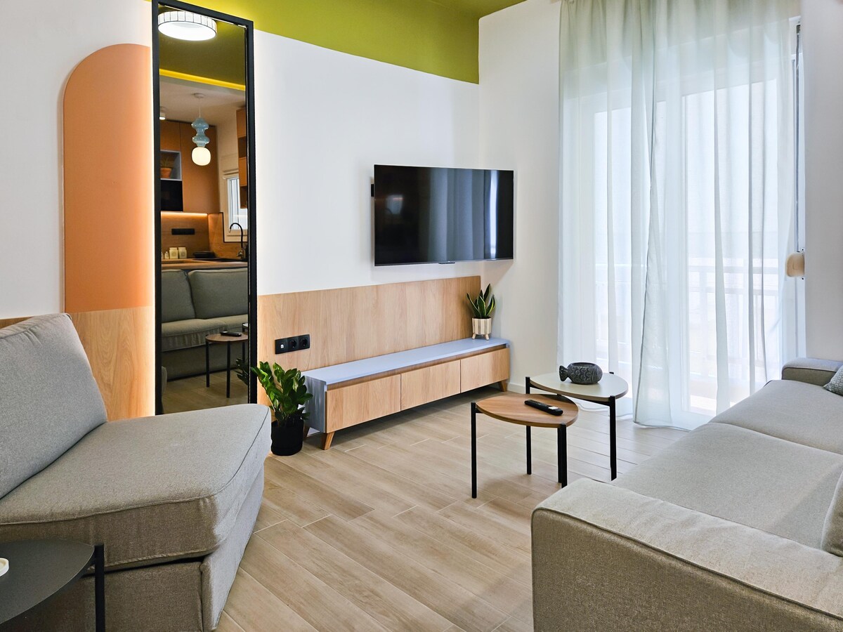 C5 Colourful apartment