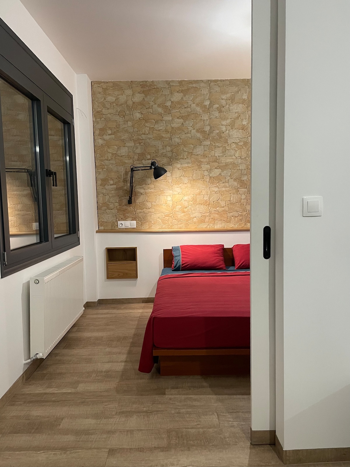 Central cozy apartment with garden — photo