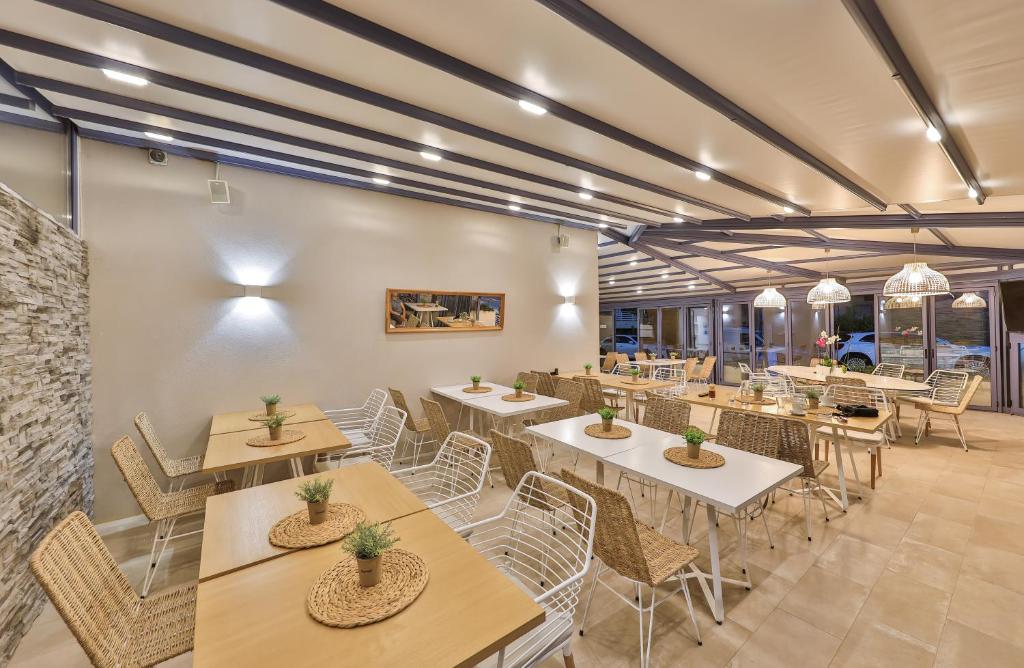 Dias Hotel — photo