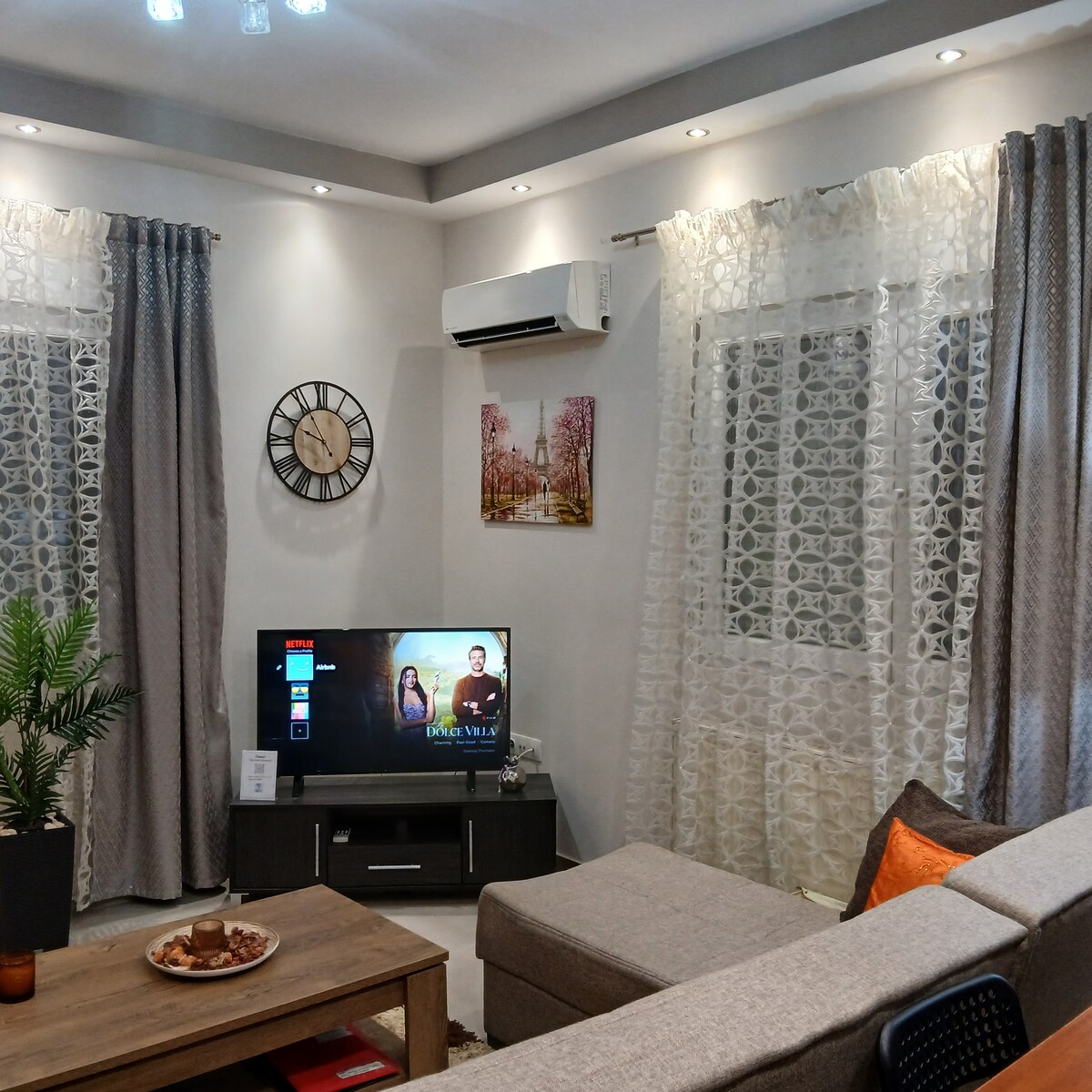 Elena's City Center Apartment — photo