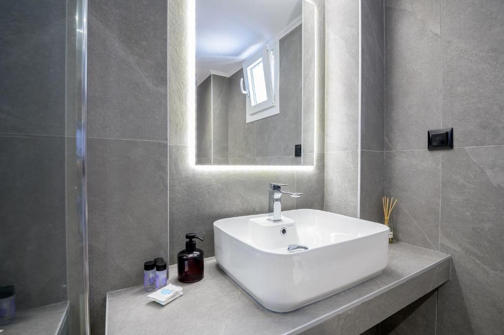 Gianni's comfort by homebrain — photo