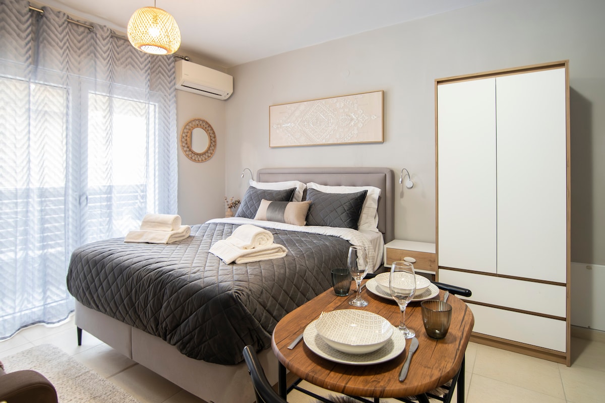 Oasis Studio Enchanting Downtown Stay — photo