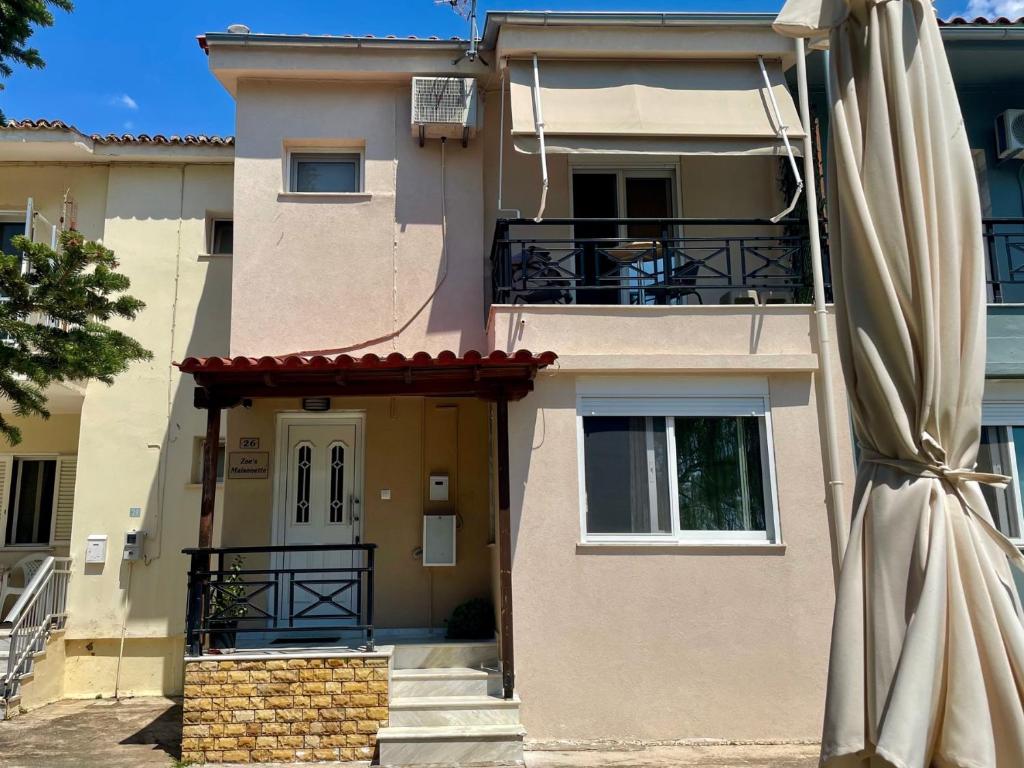 Zoe's Maisonette — photo